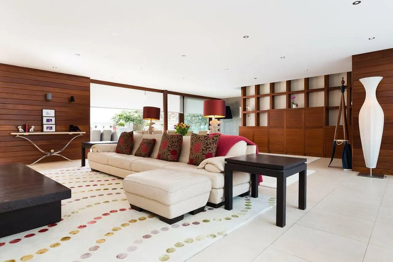 Modern Elegance, Steps From The Aviva! Home Cinema Dublin Holiday home