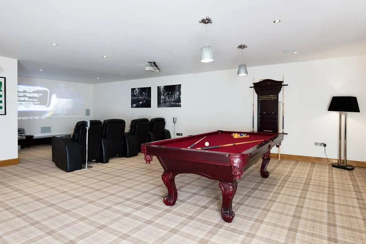 Modern Elegance, Steps From The Aviva! Home Cinema Dublin Ireland