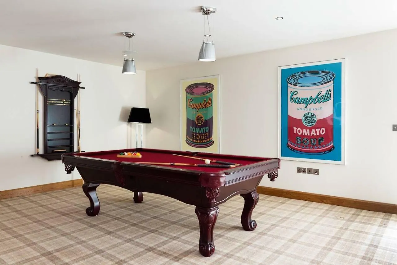 Holiday home Modern Elegance, Steps From The Aviva! Home Cinema Dublin